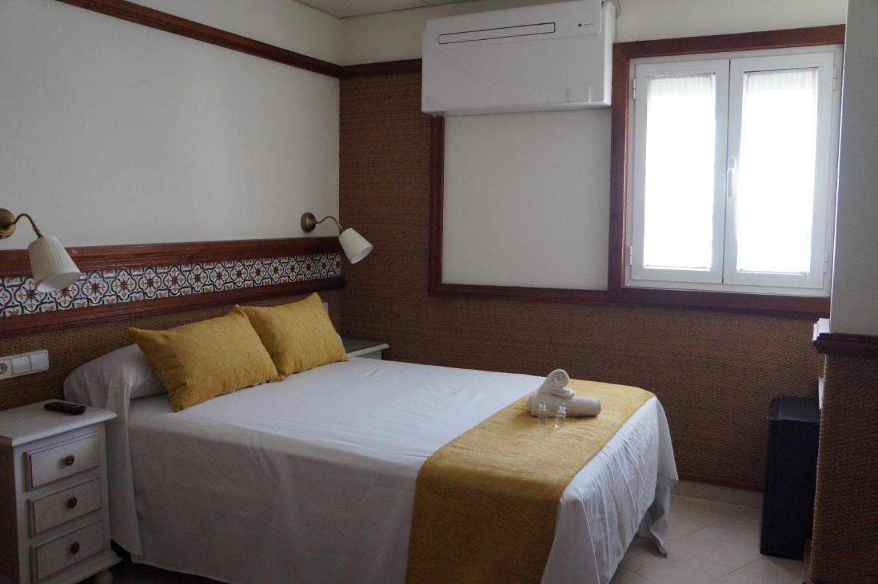 קוניל דה לה פרונטרה Hostal La Conilena מראה חיצוני תמונה