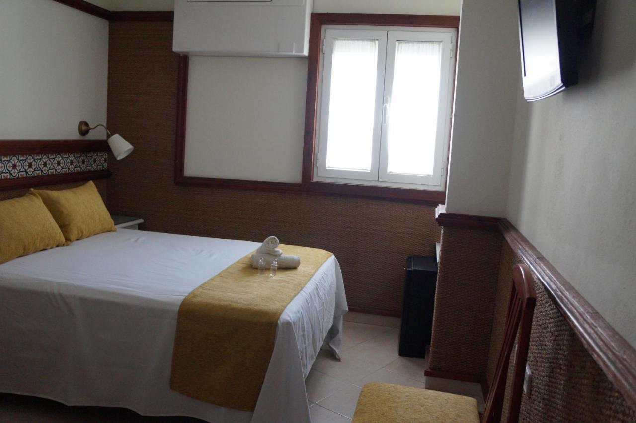 קוניל דה לה פרונטרה Hostal La Conilena מראה חיצוני תמונה