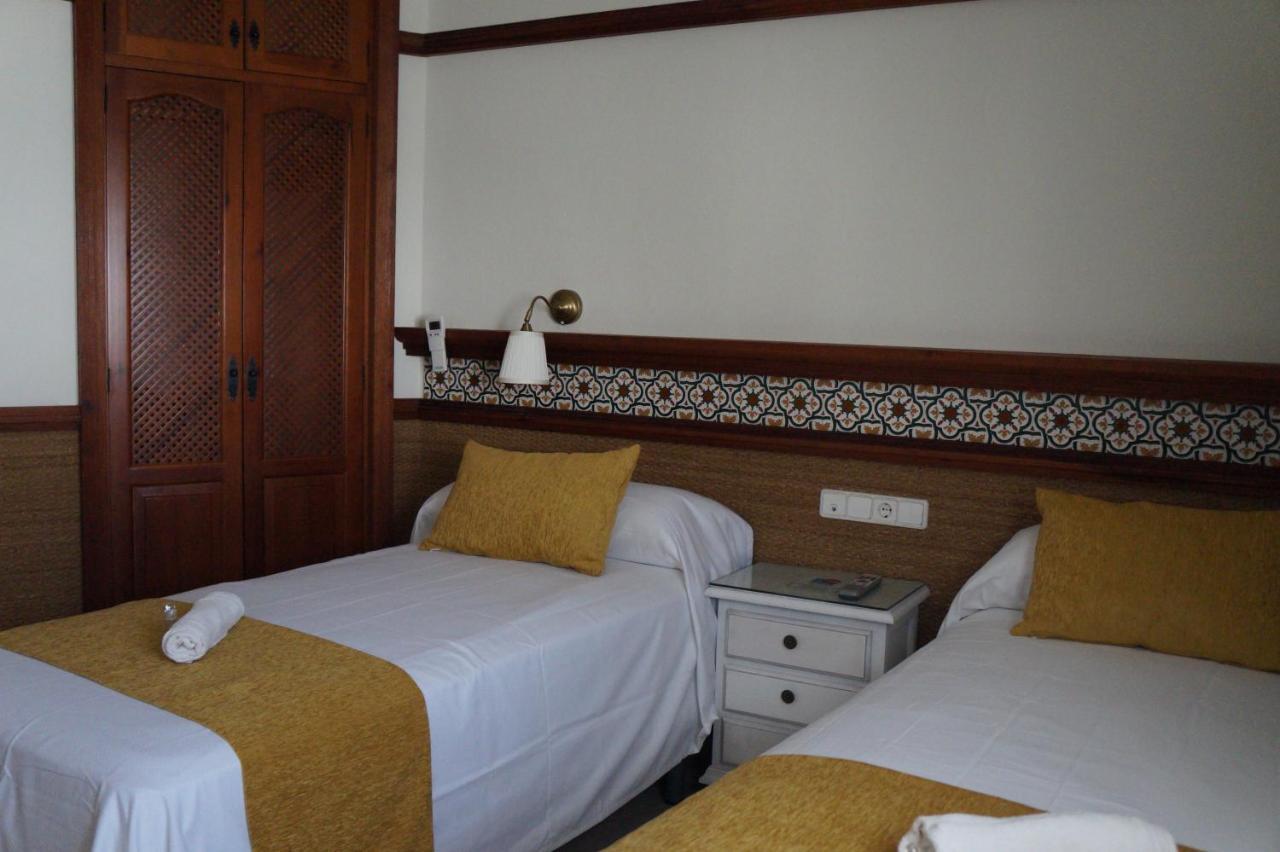 קוניל דה לה פרונטרה Hostal La Conilena מראה חיצוני תמונה