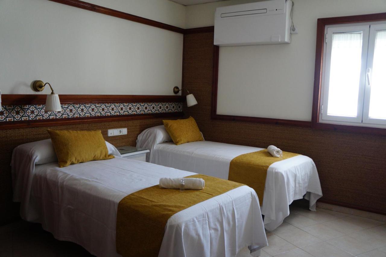 קוניל דה לה פרונטרה Hostal La Conilena מראה חיצוני תמונה