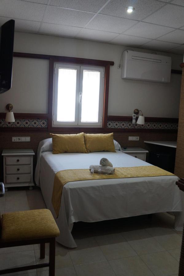 קוניל דה לה פרונטרה Hostal La Conilena מראה חיצוני תמונה